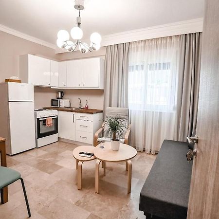 Tip Top Apartment Chalkís Eksteriør bilde